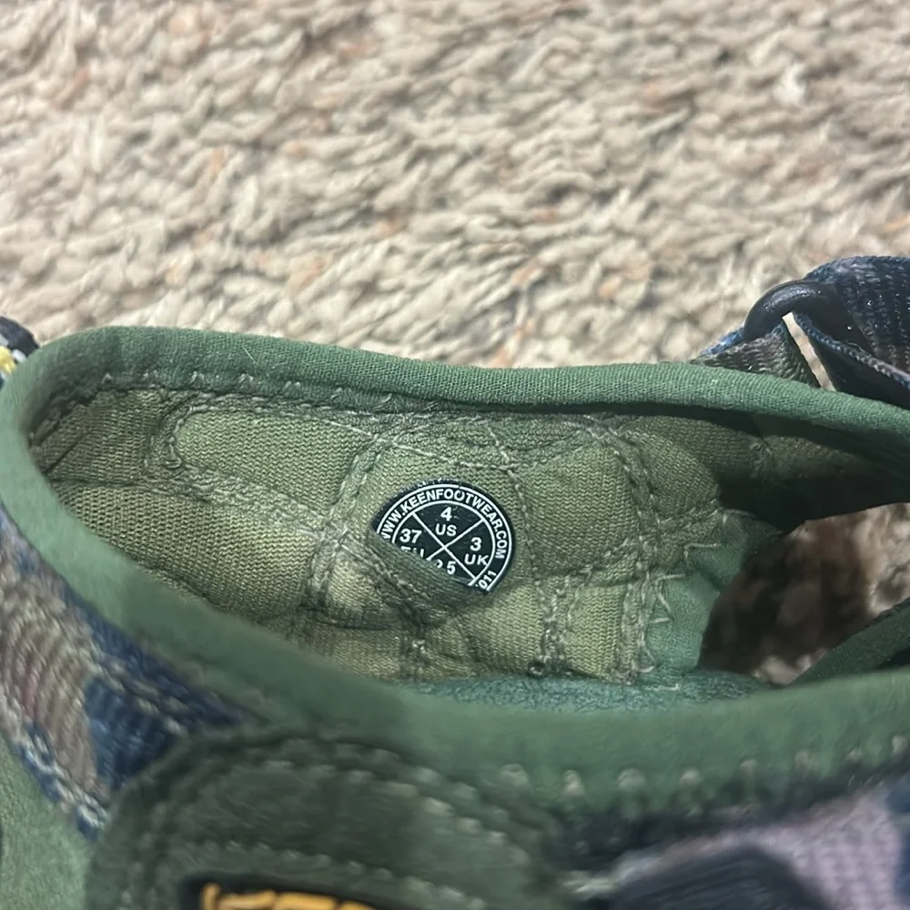 Keen comfortable outdoor